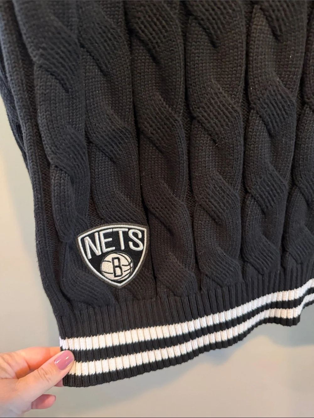 Pro Standard L NBA Brooklyn Nets Black Preppy/Varsity Cable Knit V-Neck Sweater
